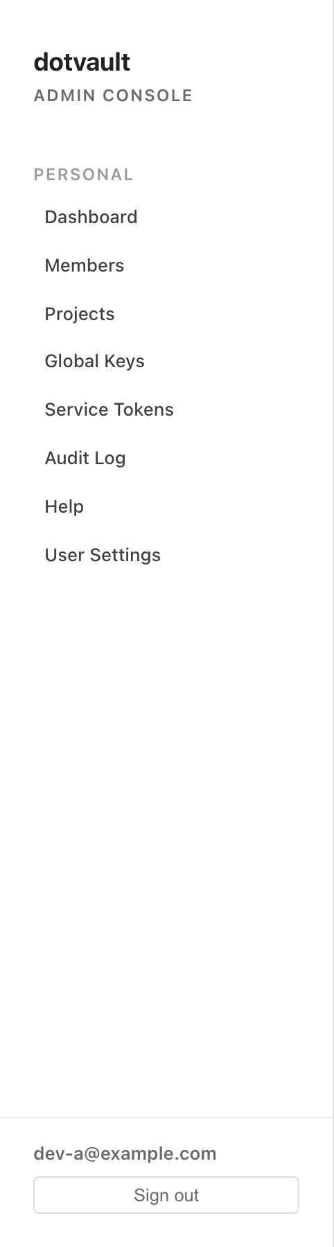 Personal の組織でログインした管理コンソールのサイドバー（英語 UI）。PERSONAL の見出しの下に Dashboard・Members・Projects・Global Keys・Service Tokens・Audit Log・Help・User Settings の 8 項目が並び、Teams と My Organizations は無い。